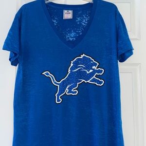 Victoria’s Secret PINK Lions t shirt